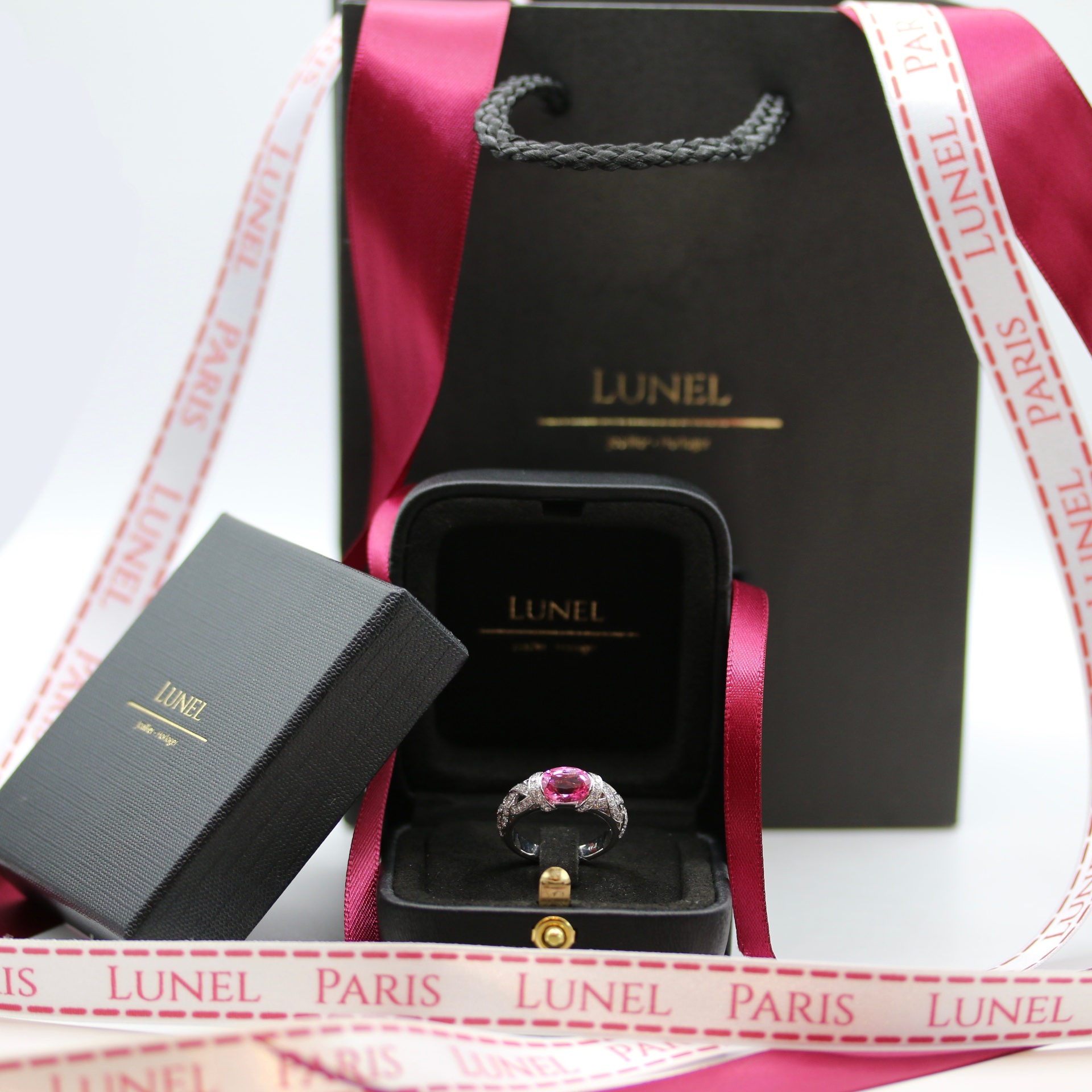 Coffret Lunel avec bague rubis